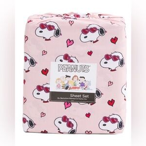 Peanuts Snoopy Pink Heart Eyes Queen Sheet Set by Berkshire Blanket & Home Co.